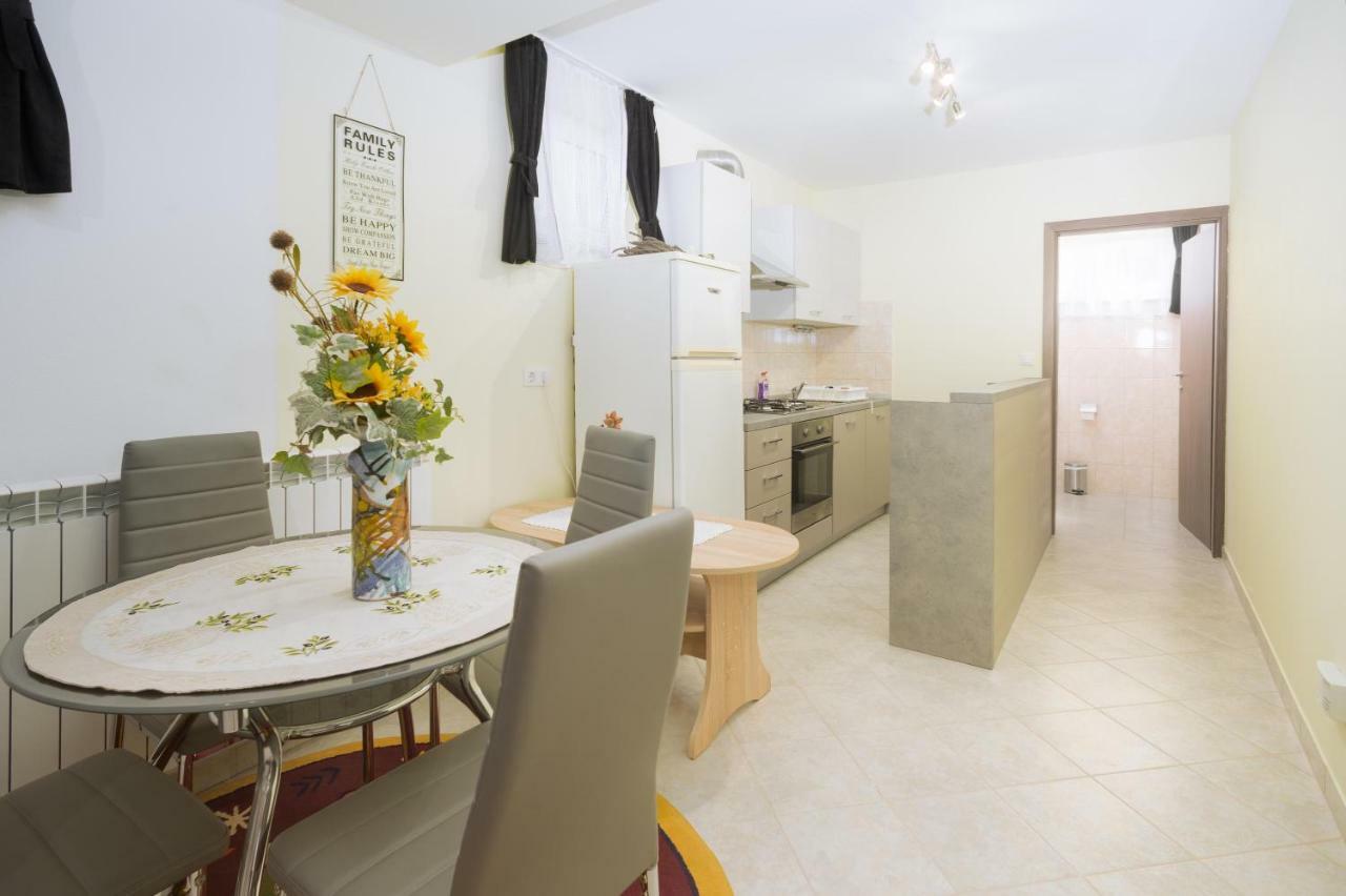 Apartment Zlatko Ρόβινι Εξωτερικό φωτογραφία